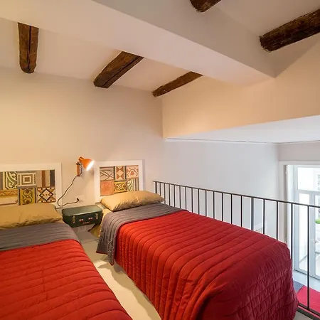 Bed & Breakfast The Foria House By House In *