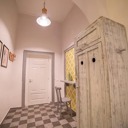 فندق مبيت وإفطار The Foria House By House In نابولي